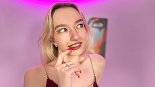 RosaliFoxe